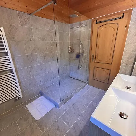 Apartment Gstaad - Cozy Spacious Flat Right In The Village