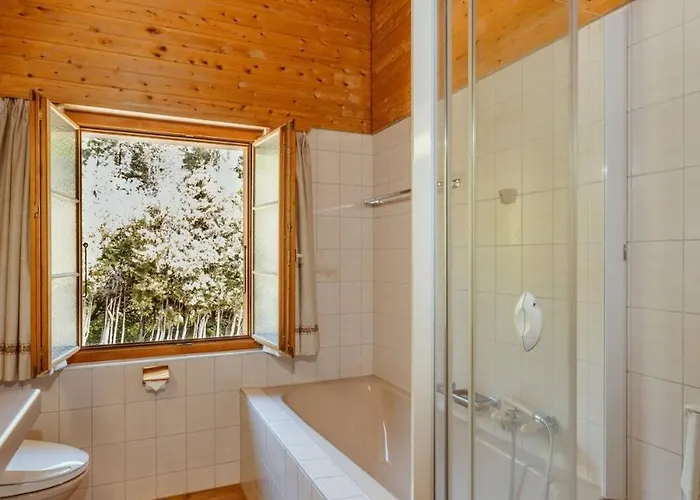 Daire Gstaad - Cozy Spacious Flat Right In The Village Rougemont