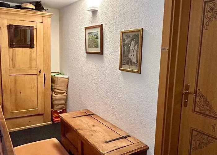 Апартаменты Gstaad - Cozy Spacious Flat Right In The Village